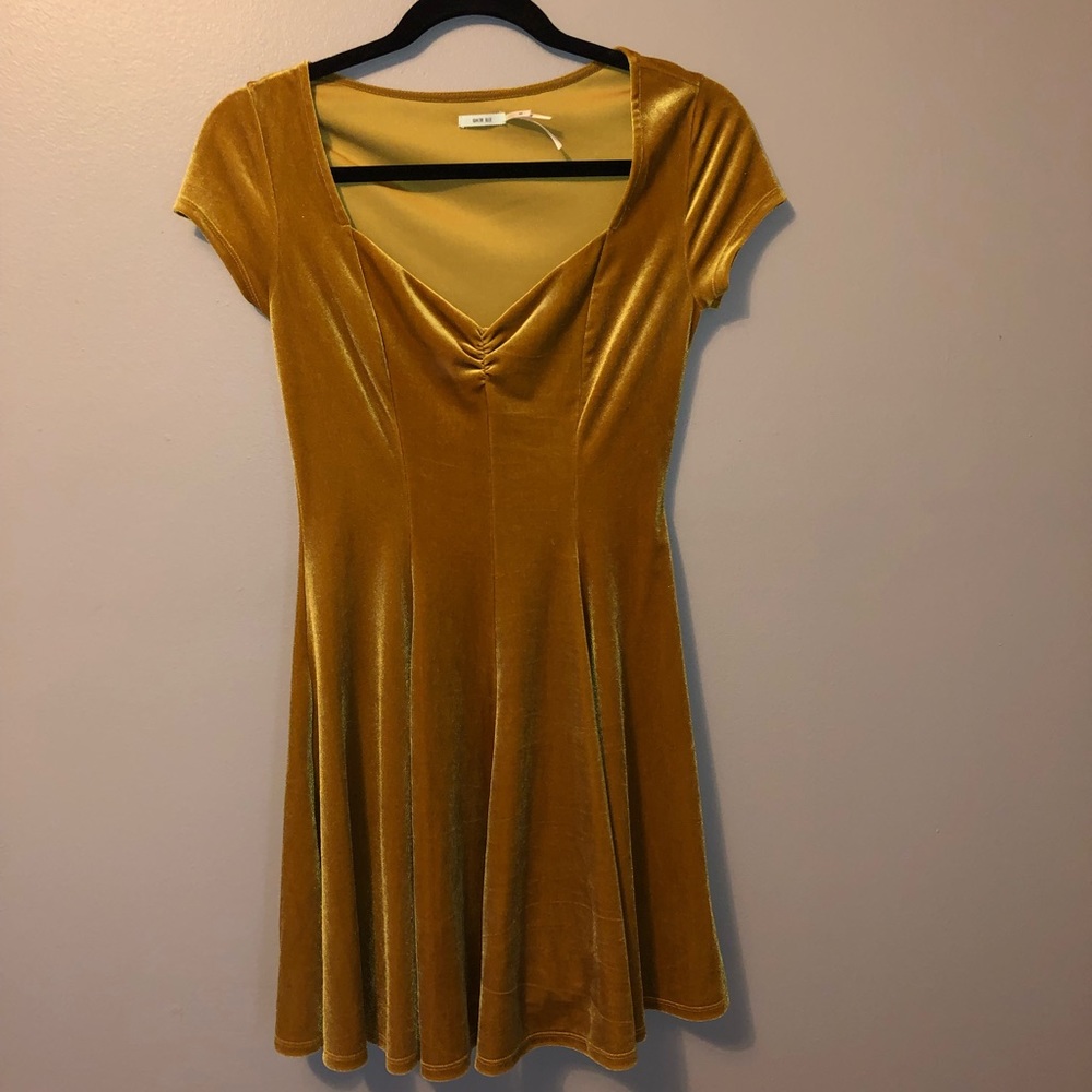 urban outfitters velvet dress
